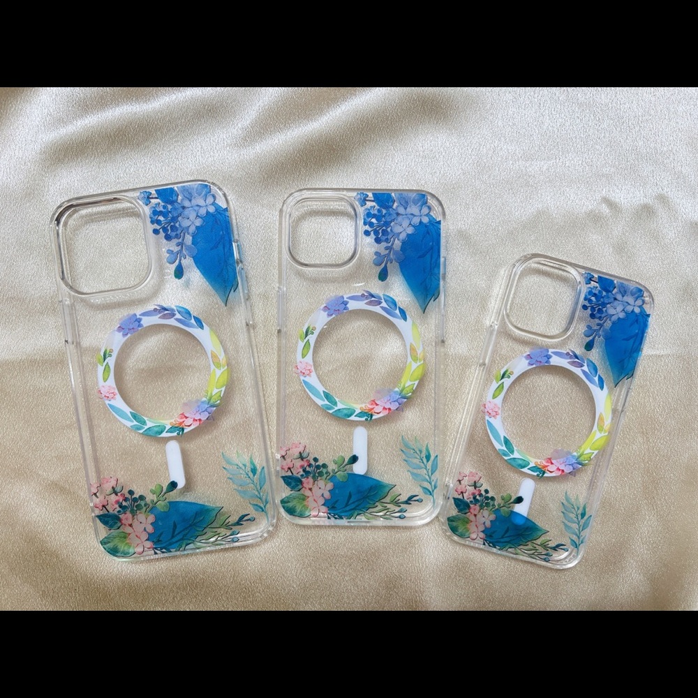 Flower Design MagSafe IPhone Cases - Picture 3 of 5